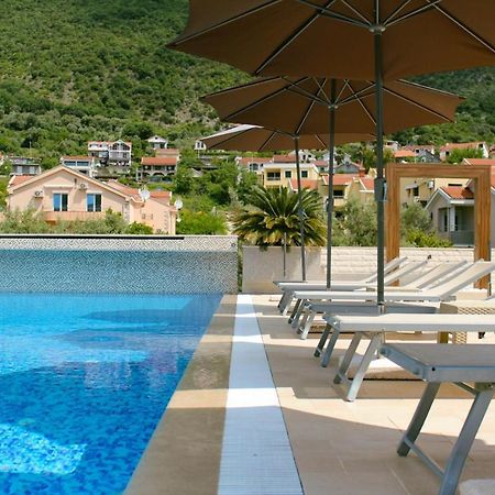 Apart Hotel Sun Village Herceg Novi Esterno foto