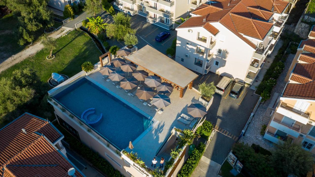 Sun Village Aparthotel Herceg Novi Esterno foto