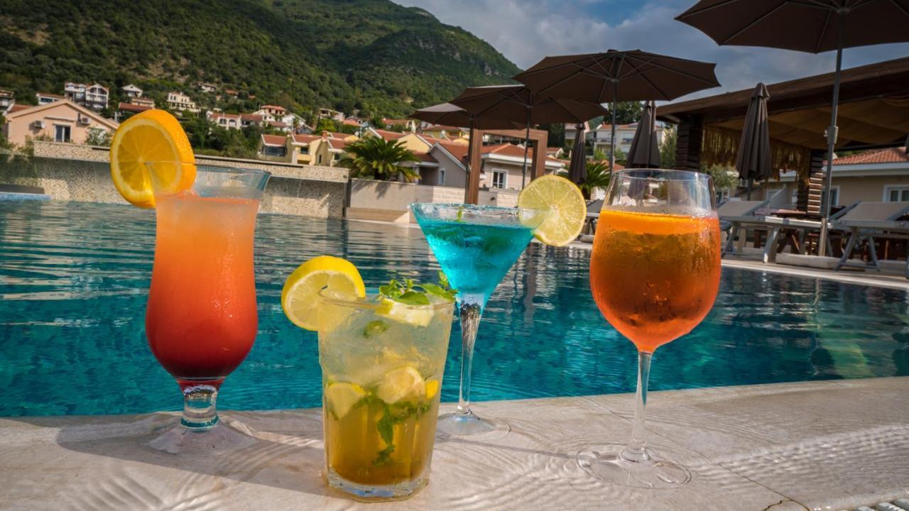 Sun Village Aparthotel Herceg Novi Esterno foto