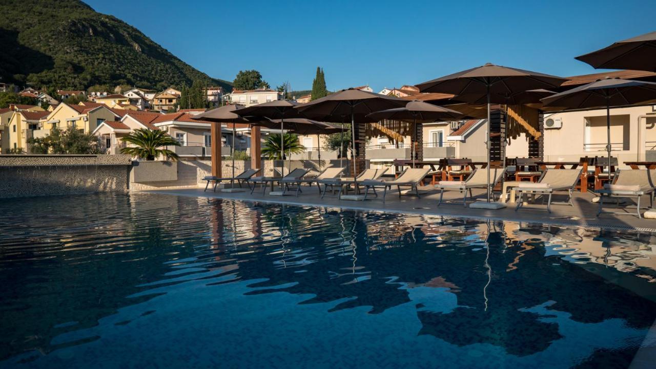 Sun Village Aparthotel Herceg Novi Esterno foto