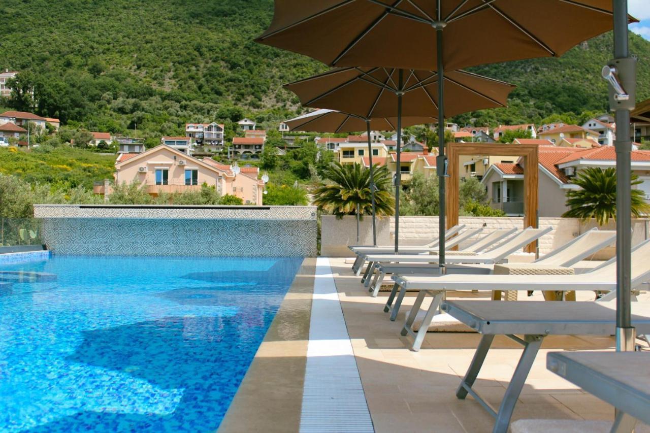 Apart Hotel Sun Village Herceg Novi Esterno foto