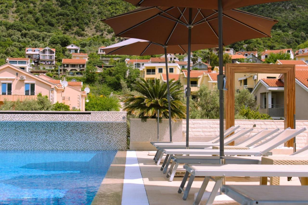 Apart Hotel Sun Village Herceg Novi Esterno foto