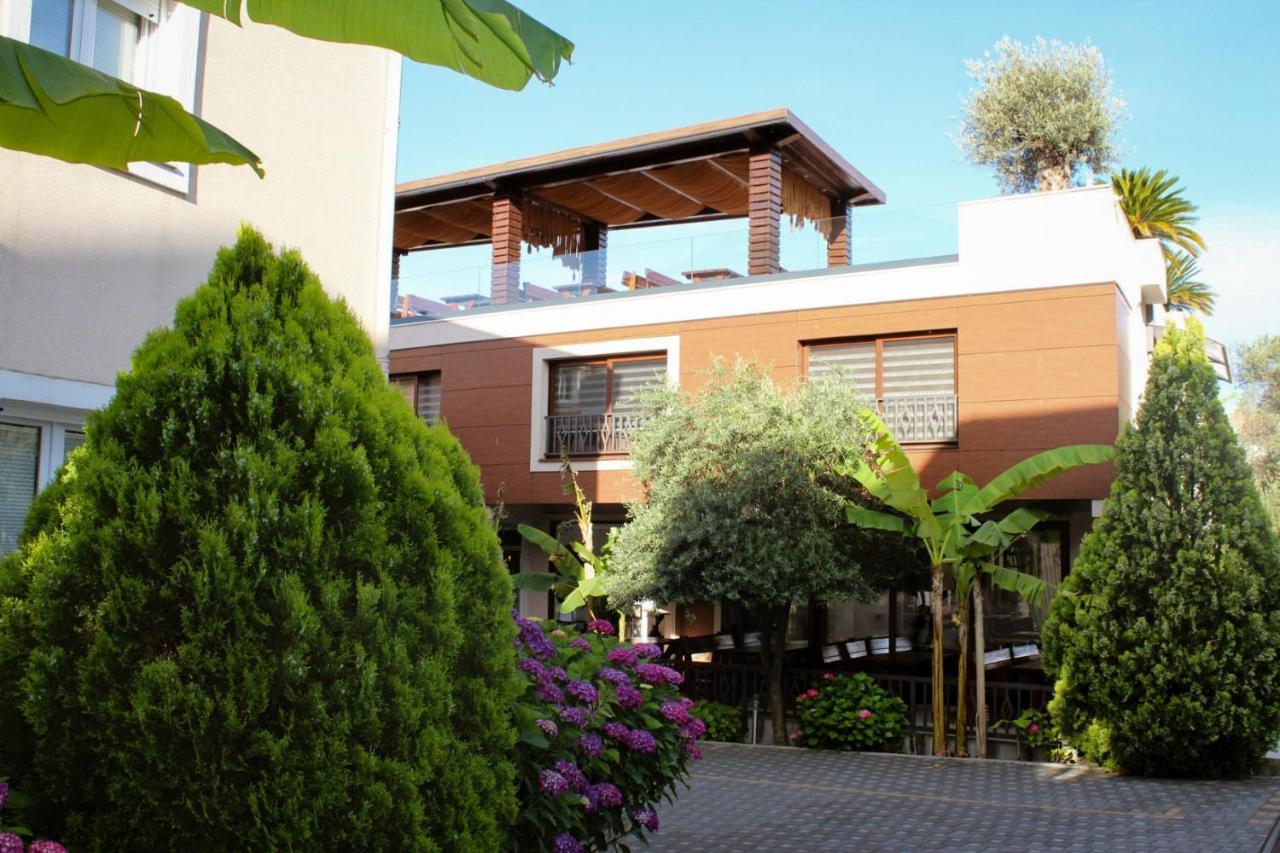 Sun Village Aparthotel Herceg Novi Esterno foto