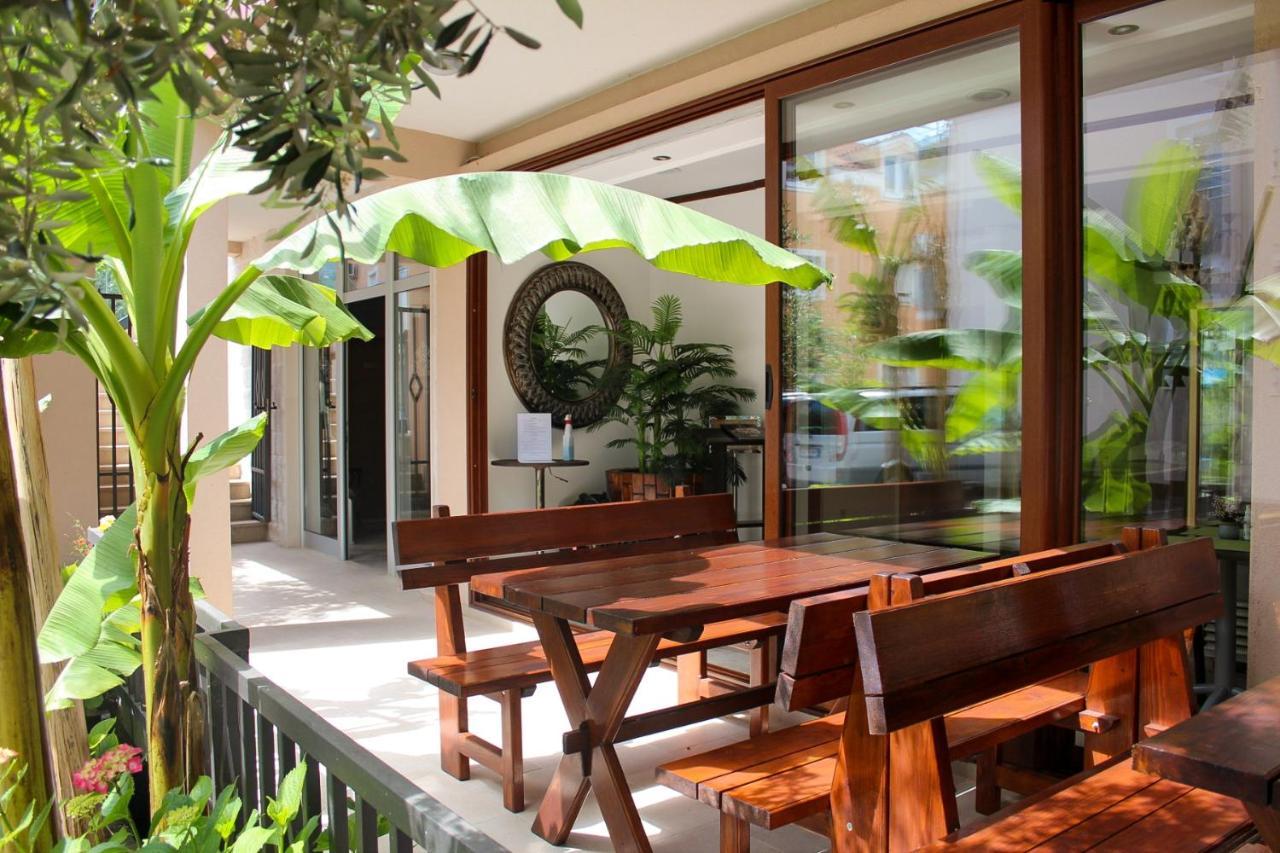 Sun Village Aparthotel Herceg Novi Esterno foto