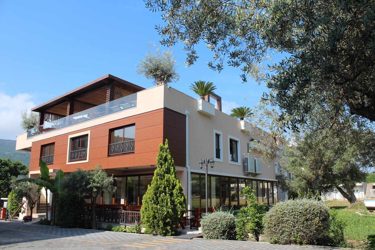 Sun Village Aparthotel Herceg Novi Esterno foto