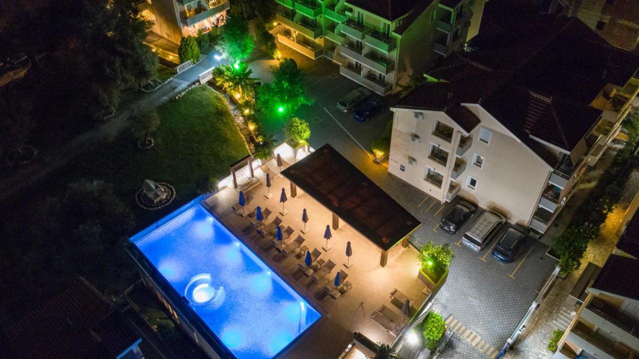 Sun Village Aparthotel Herceg Novi Esterno foto